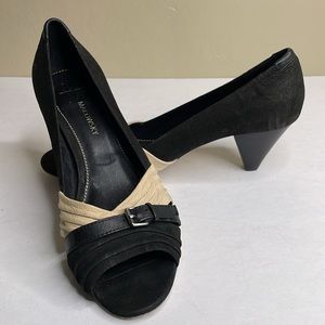 B MAKOWSKY Pump Heels Matte Black & Cream Leather Corporate Wear 8M